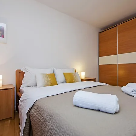 Apartment Campanile Rovinj Exterior photo