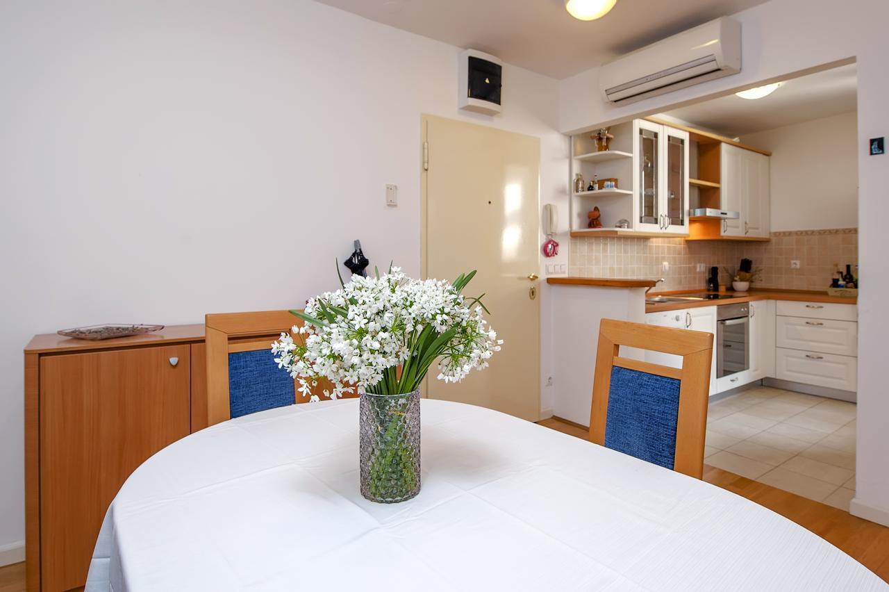 Campanile Apartment